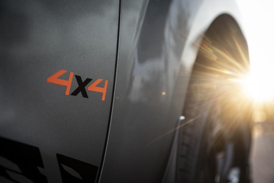 Детали экстерьера Nissan Navara Stealth Double Cab (D23) 2019 года  (ZA) (фото 11 из 32)